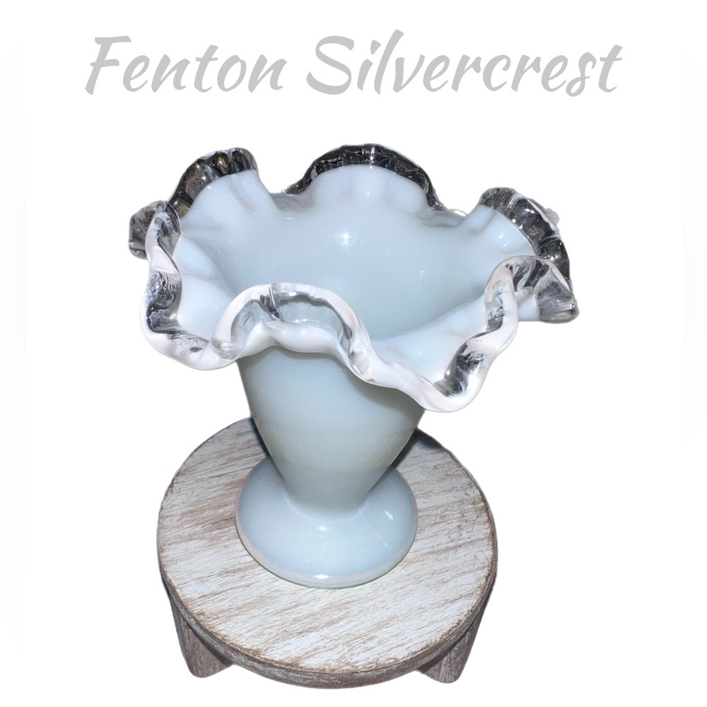 Fenton Silver Crest Petticoat Glass Vase
